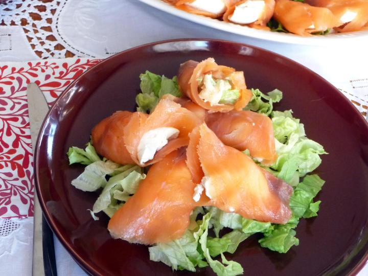 rollitos de salmón ahumado