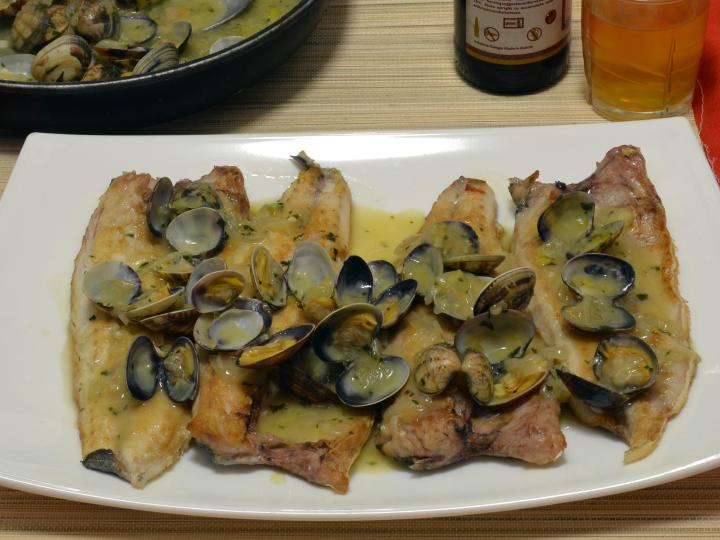 Lubina con almejas