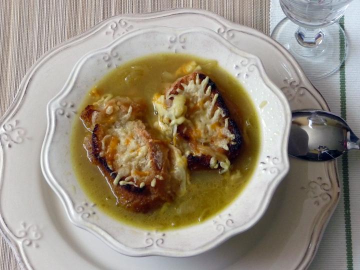 sopa de cebolla