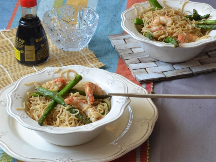 noodles con trigueros y gambones