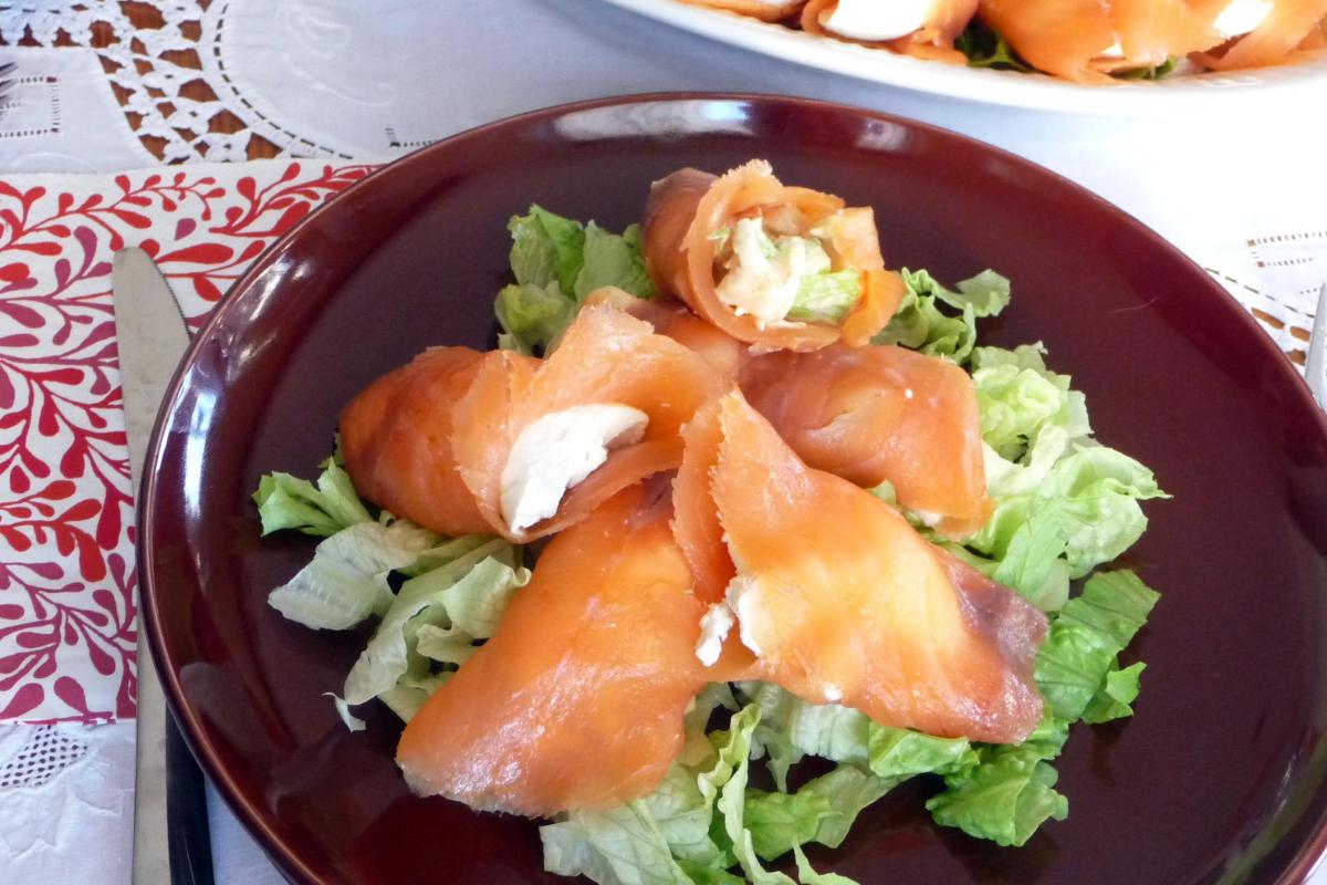 rollitos de salmón ahumado