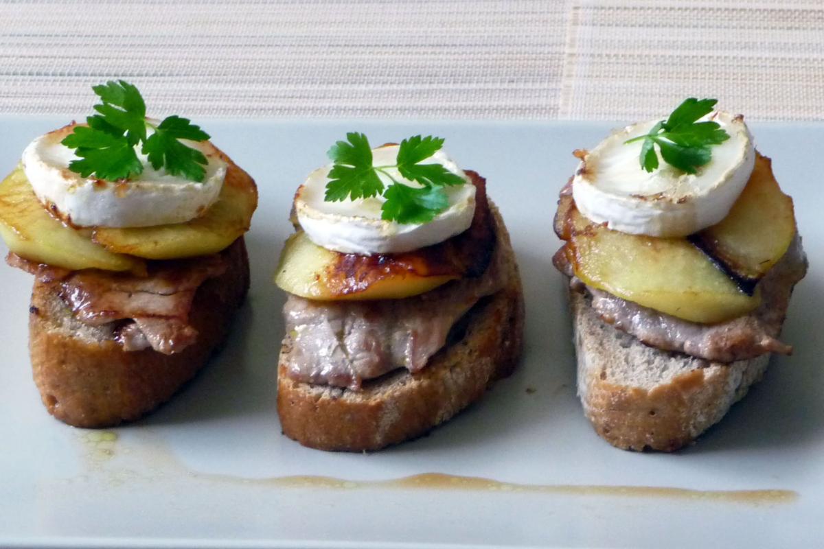 solomillo con manzana y queso de cabra
