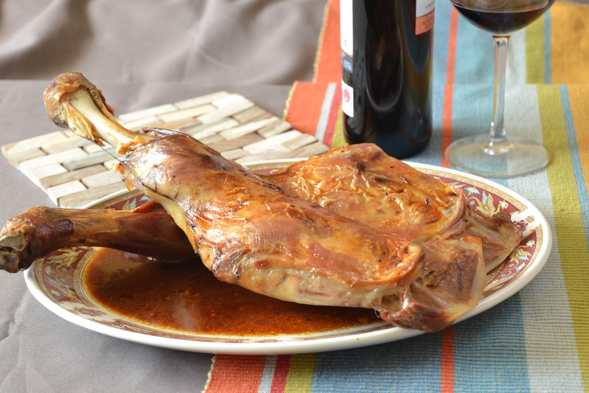 Paletilla de cordero asada